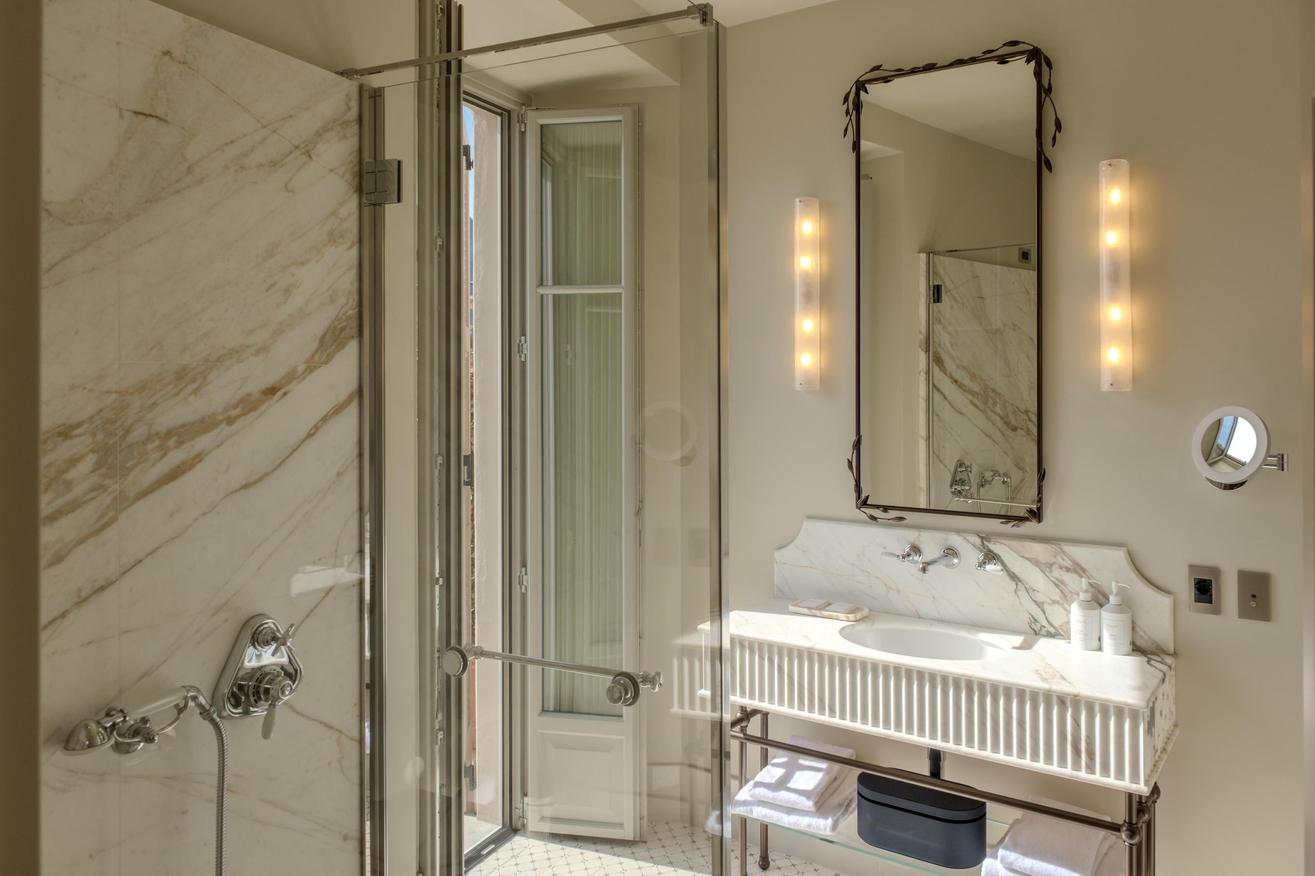 Corner Suite marble bathroom - Palazzo Genazzini