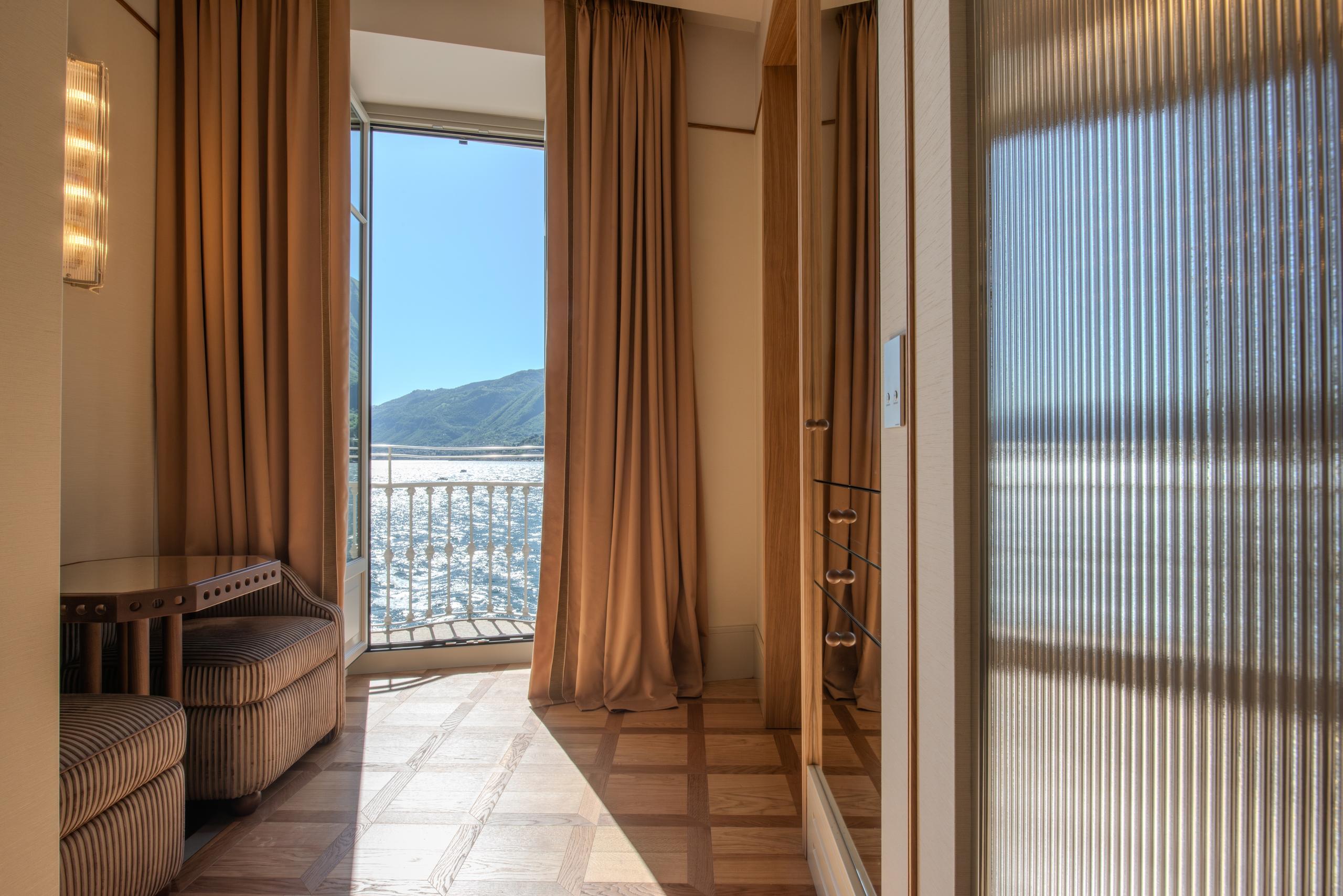 Junior Suite balcony overlooking Lake Como - Palazzo Genazzini