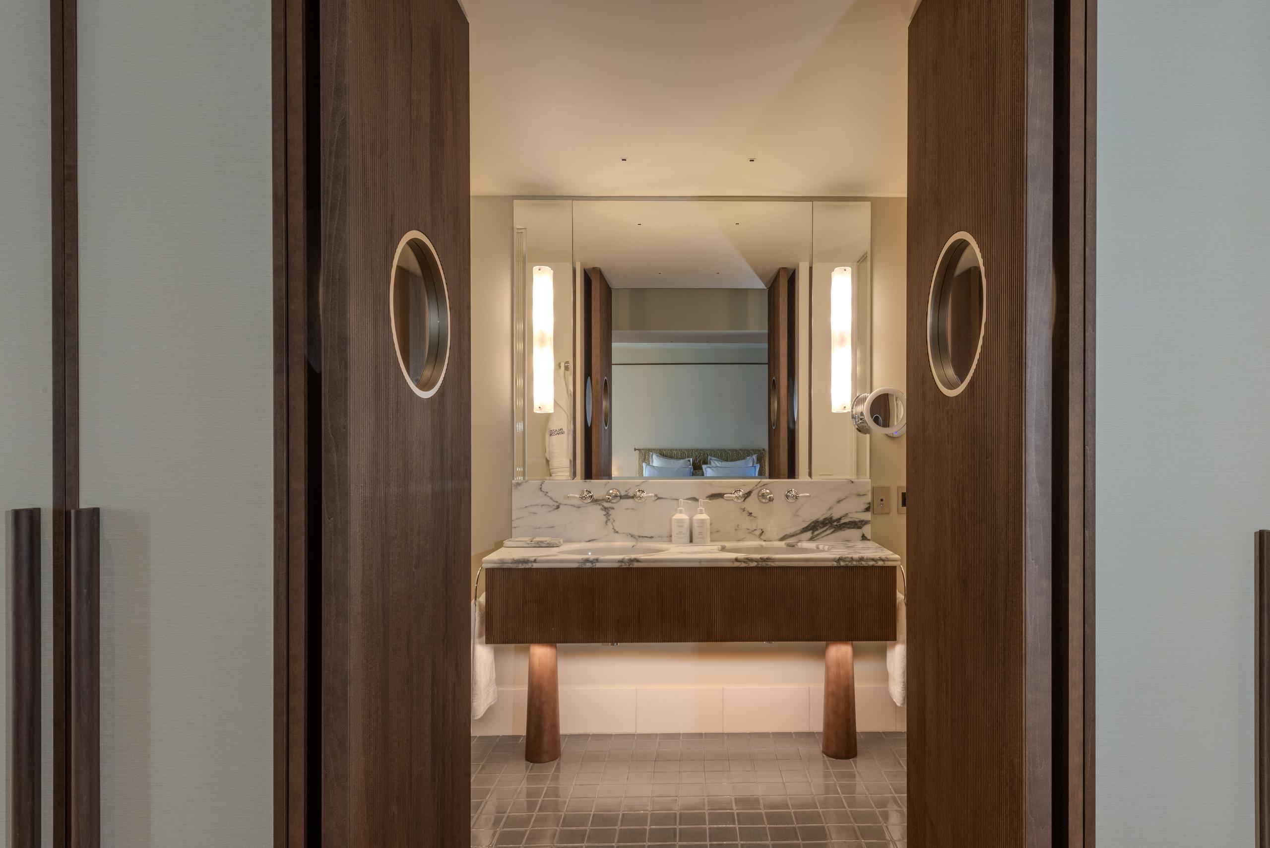 Suite Bellagio marble vanity - Palazzo Genazzini
