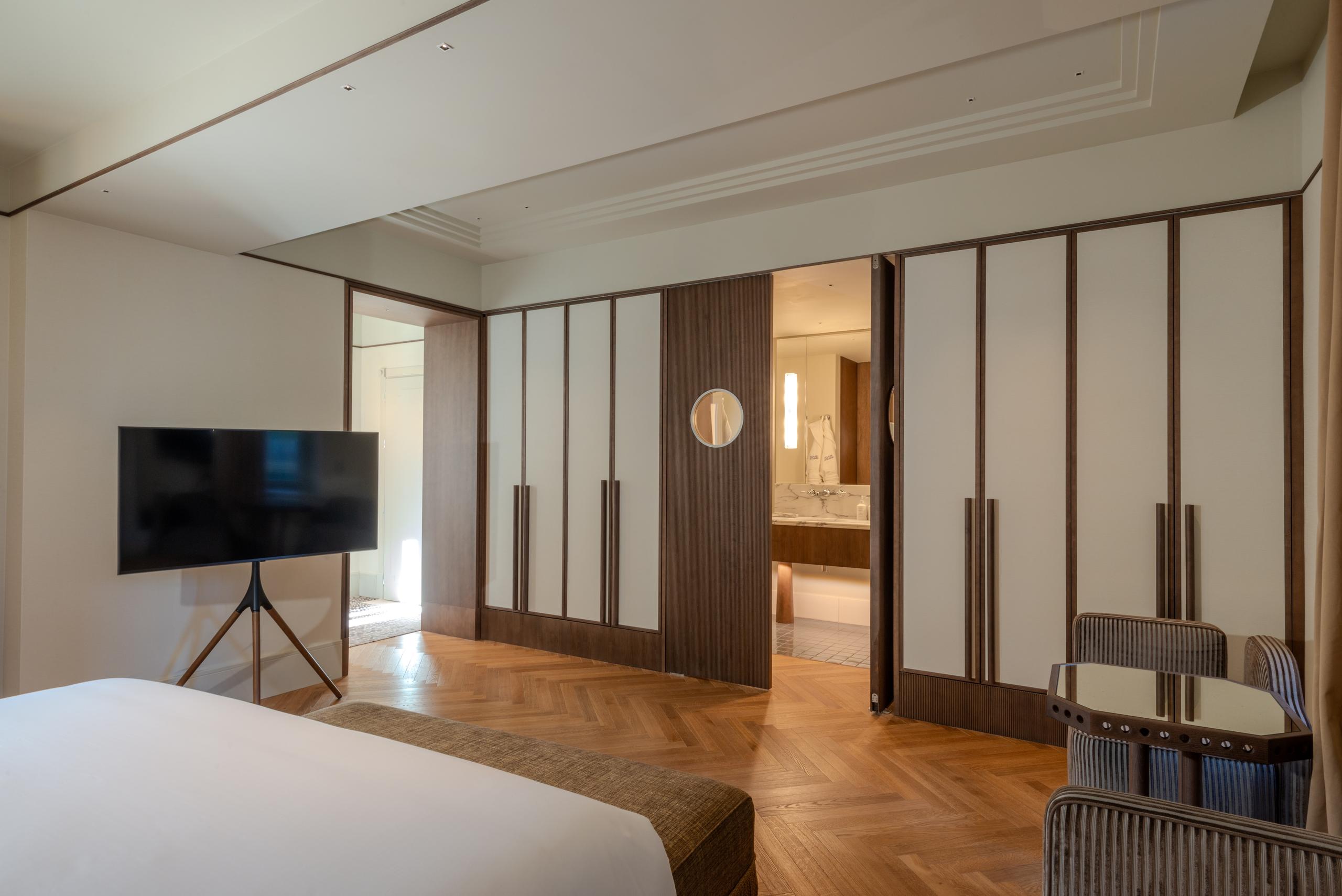 Suite Bellagio wardrobe and entrance area - Palazzo Genazzini
