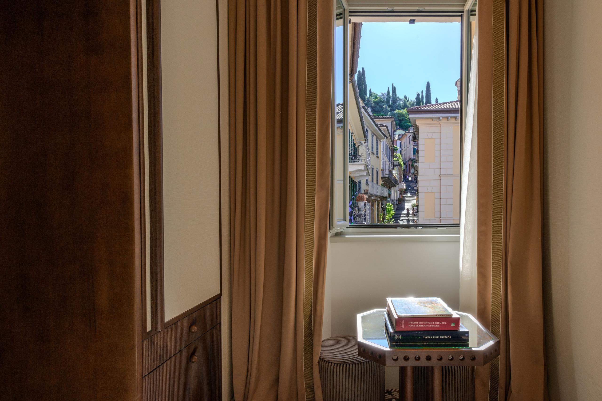 Superior Room window overlooking the streets of Bellagio - Palazzo Genazzini